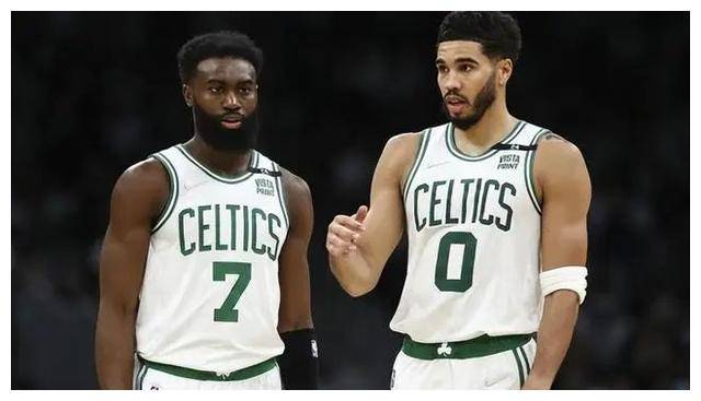 九游游戏官网包含Doinb在FPX比赛中持续失利，比赛规则变更引发热议！引发球迷热议的词条