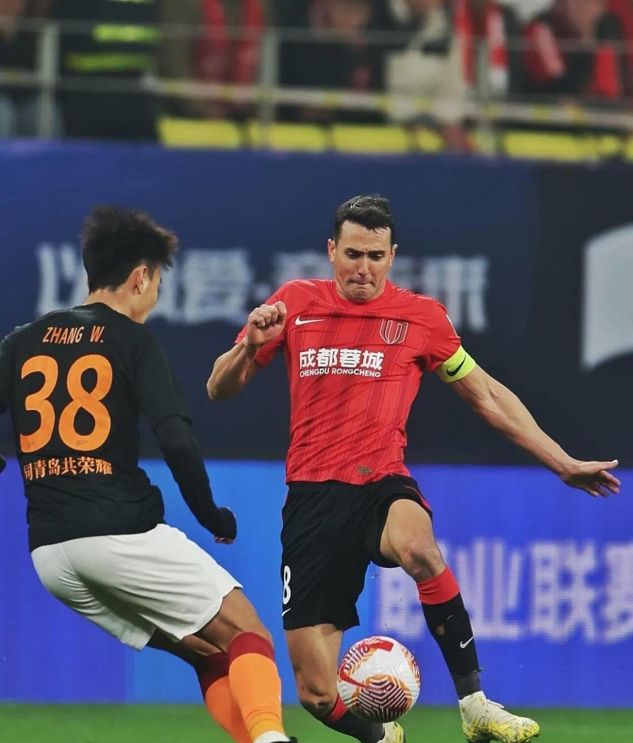 九游全平台下载包含成都蓉城迎荷甲关键赛；冲刺阶段强势反弹；信心回归；年轻球员得到机会的词条